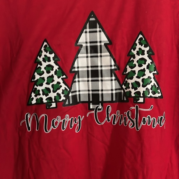 Excellent Condition Merry Christmas T Shirt Red - Picture 2 of 3